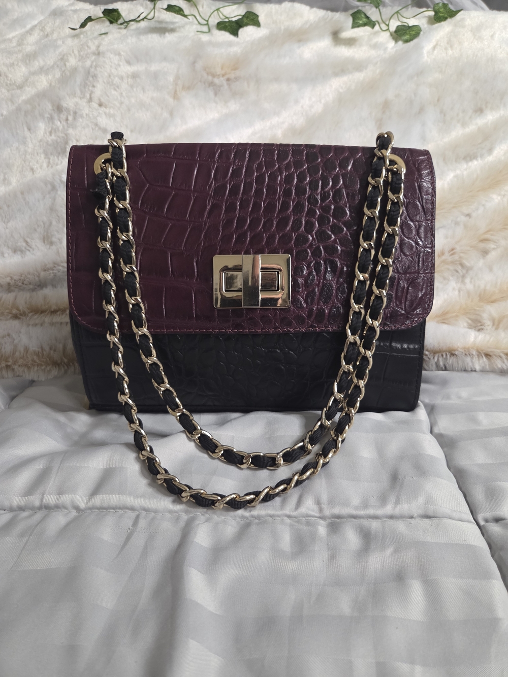 Innue Croc-Embossed Purse